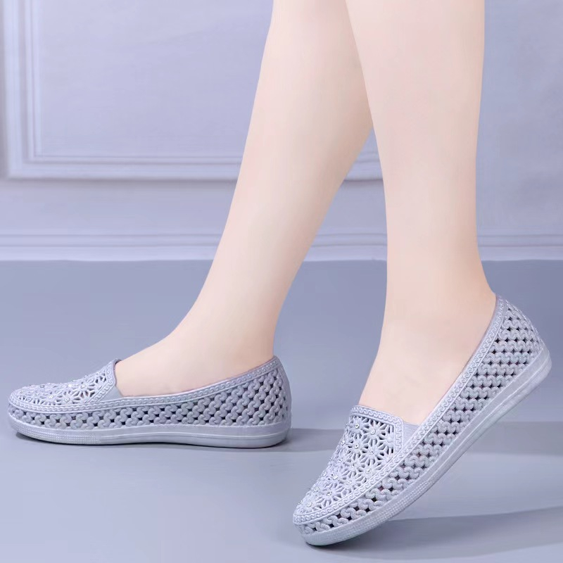Summer mother shoes nurse sandals hole sandals comfortable leaky shoes outdoor soft bottom women's large sandals net shoes