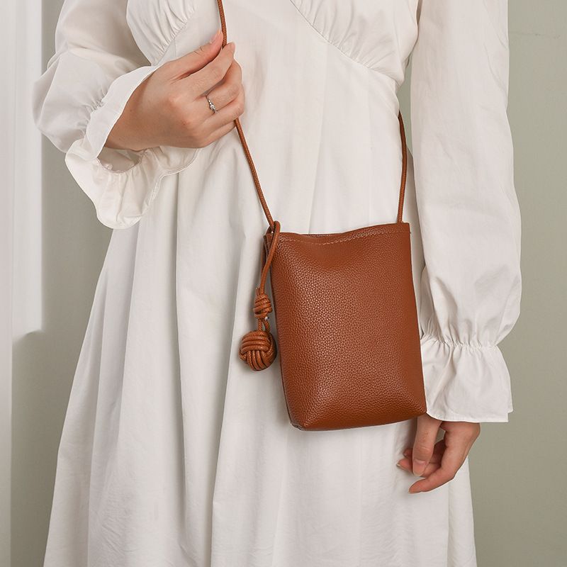 Vintage Women's Bag New, High-Value Simple Crossbody Bag, Fashionable Commuter Bag for Work, Mobile Phone and Coin Purse for Women
