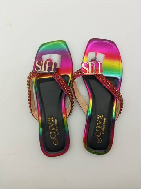 Women's Slippers With Comfortable Letter V Metal Buckle Diamond Flat Sandals New Design- Ladies Flat Shoes
