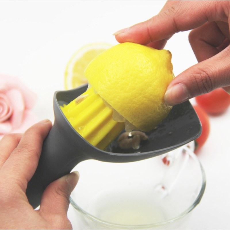Y-43 Manual Juicer Plastic Handmade Citrus Reamer Hand-held Orange Lemon Squeezers Portable Fruit Pressing Cut Kitchen Cooking Tools