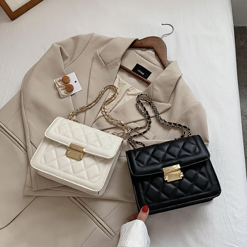Autumn and winter advanced sense chain simple sense black niche design small CK bag female 2021 new tide diagonal slung all match