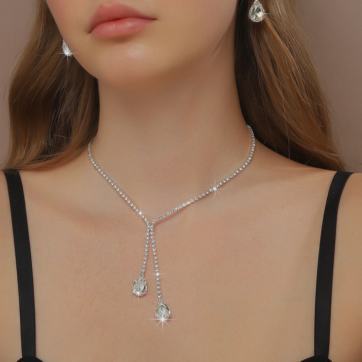 Minimalist Lightweight Full Pave Clear Rhinestone 2Pcs Jewelry Set Water Drop Tassel Necklace Dangle Earrings Silver Plated Slim V Choker Elegant Summer Daily Bridal Accessory Sparkling Teardrop Crystal Ornament For Evening Party Prom Formal Women Delicate Matching Gift
