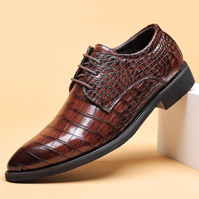 Leather shoes men's new business formal casual shoes crocodile grain men's British Korean version of pointy large-size shoes