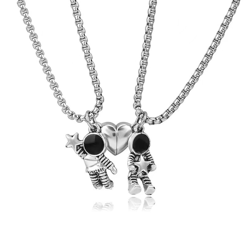 MF1020 magnetic astronaut couple necklace matching necklace Astronaut pendant magnet necklace for women and men