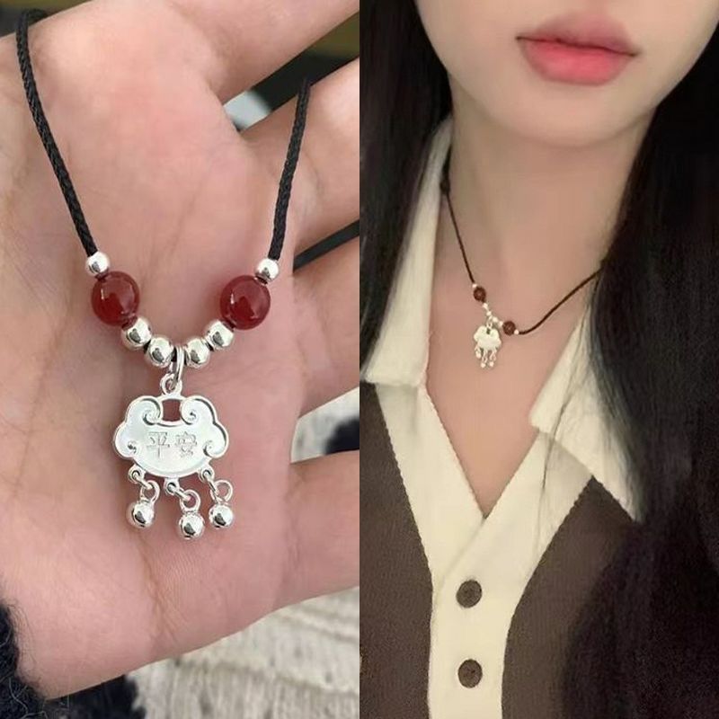 M25 Fashion Women Jewelry Retro Necklace Red Bead Porcelain Square Pendant Necklace For Women