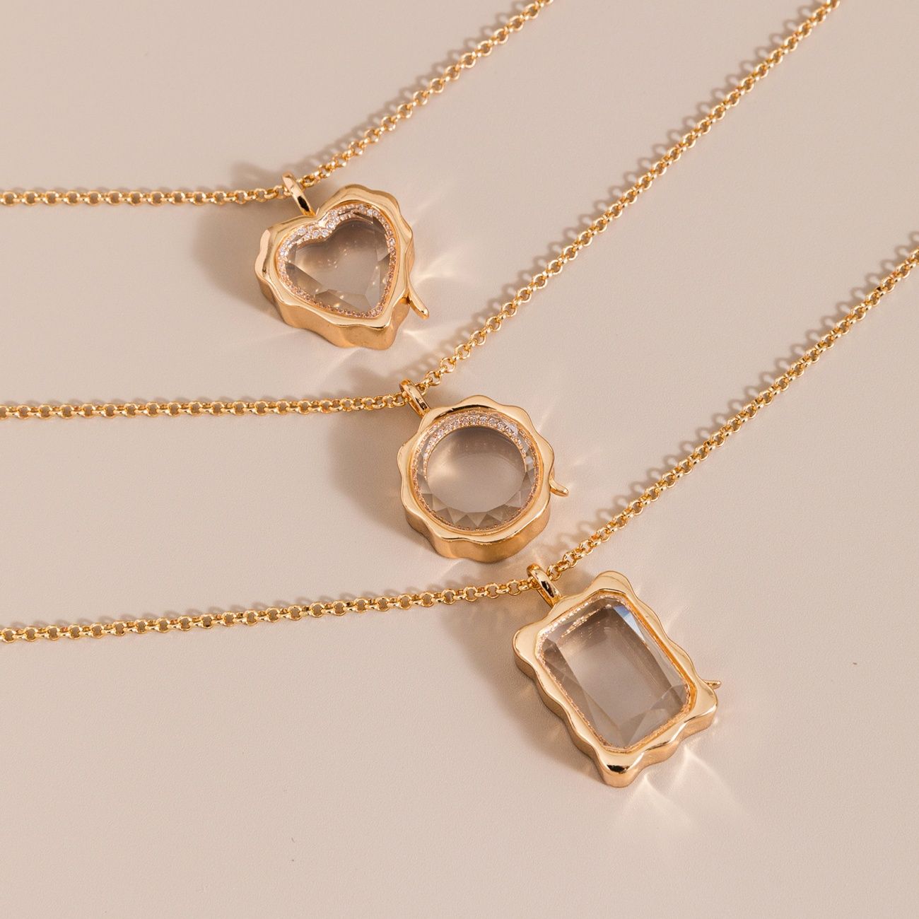 Fashion Hollow Locket Necklace, Irregular Heart and Square Openable Photo Pendant Necklace, Personalized Memory Jewelry Charm Necklace, Delicate Adjustable Chain Neck Ornament for Women Girls Gift