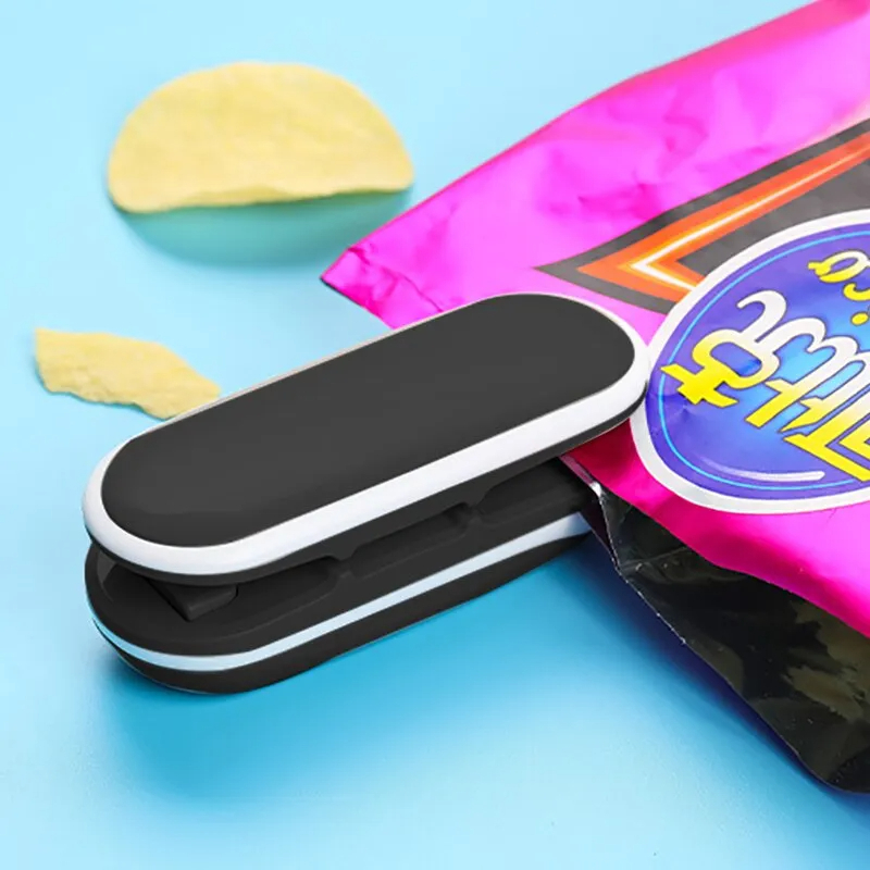 1pcs Black Mini Portable Food Sealer Heat Sealing Machine Package Sealer Bags Thermal Plastic Food Bag Closure Without Batteries
