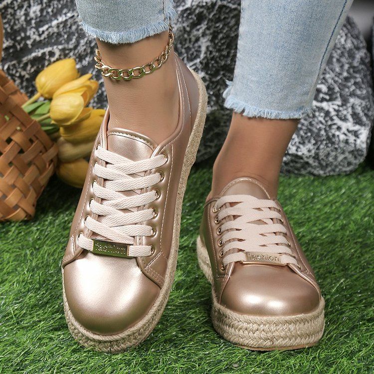 New plus-size women's shoes, simple European and American style thick-soled board shoes, British style leather surface casual single shoes for women