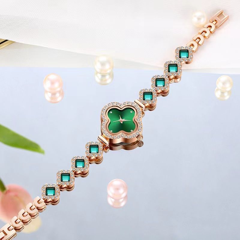 Best Wrist Watches For Ladies  Four-Leaf Clover Bracelet, Versatile, Luxurious, Green Gem-Set Diamond Compact Watch
