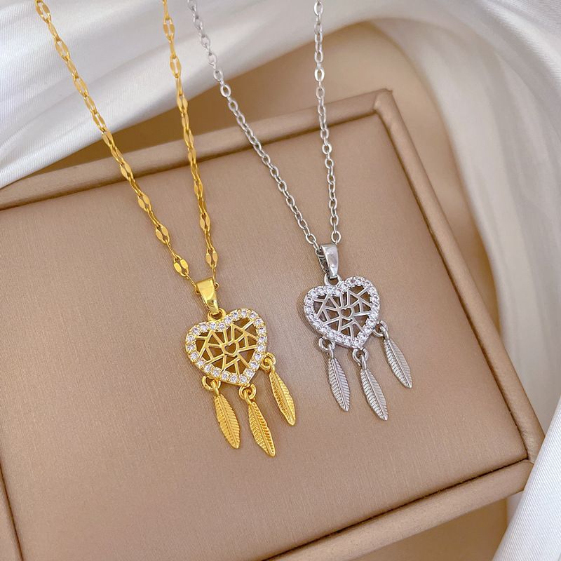 Light Luxury Micro Pave Cubic Zirconia Heart Dreamcatcher Pendant Necklace For Women, Feather Tassel Clavicle Chain, Niche Elegant Fashion Jewelry Gift For Daily Dating Party Wear
