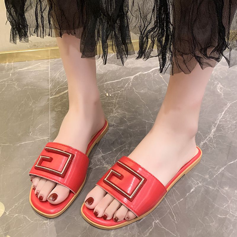 Big size metal clasp cool slipper female 2025 summer new senior feeling all kinds of casual flat one flip-flop female