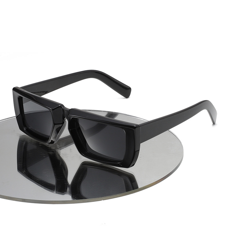 453 New style square sunglasses Fashion personality anti ultraviolet sunglasses Fashion European and American sunglasses