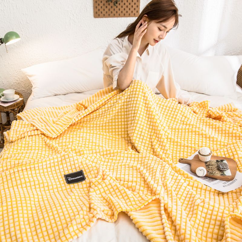 New Solid Color Thickened Farley Plush Blanket, Soft and Comfortable Nap Blanket
