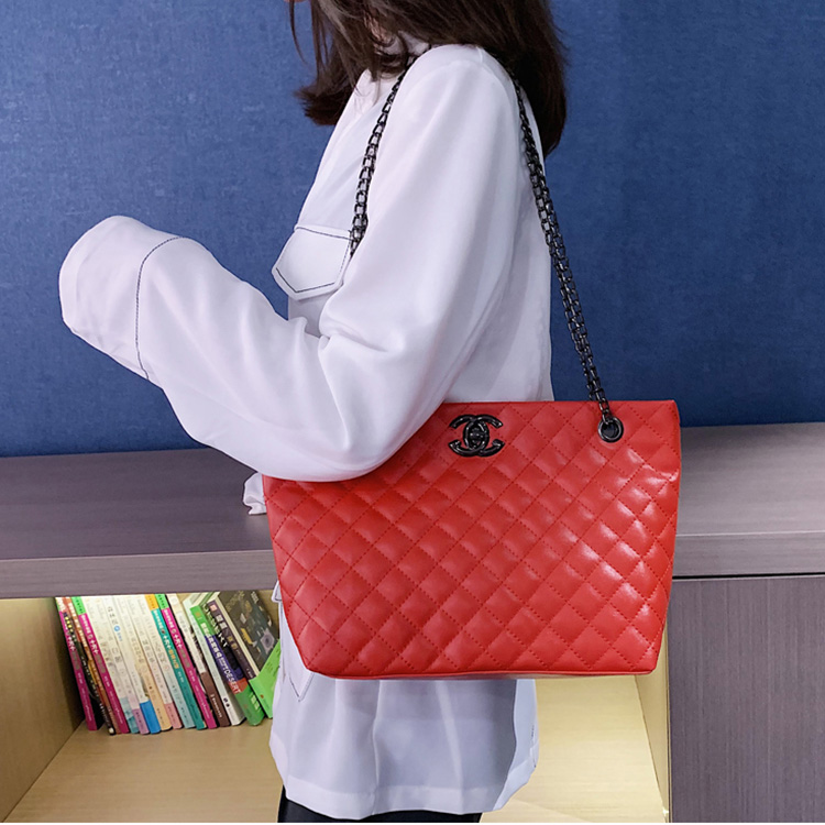 CHG-Ladies bags Tote bags Metal chain women's bags Lady single shoulder bags &amp; Zipper handbag (large zipper bag) (Black / Silver)