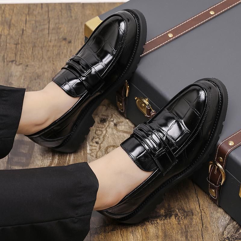 2025 Autumn/Winter new cross-border large-sized leather shoes, shiny loafers, business wedding leather shoes, men's shoe trend 48