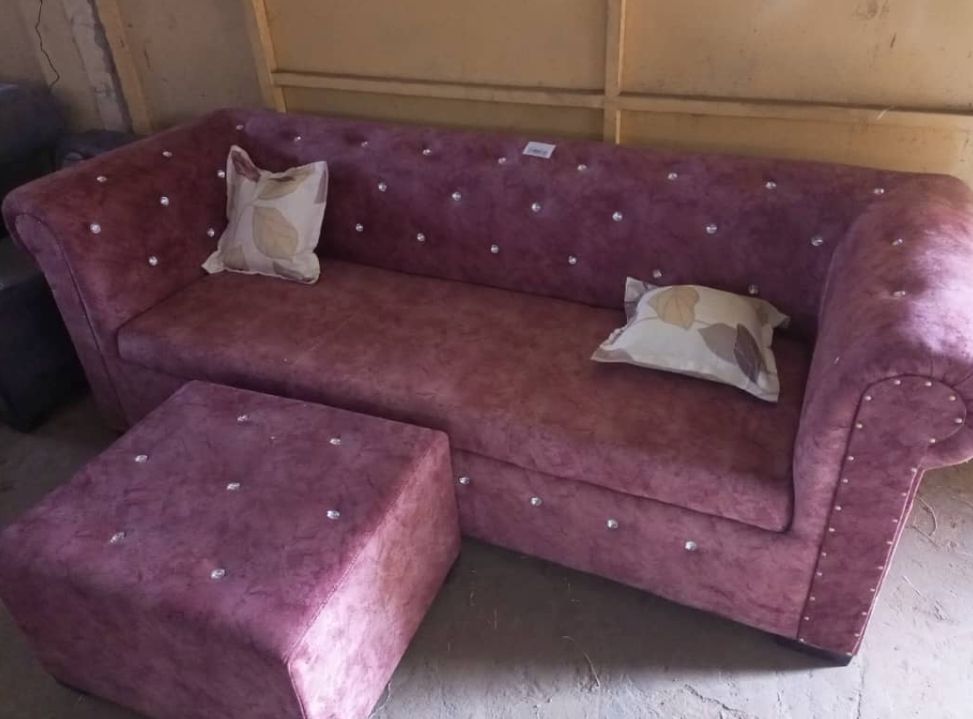 3 Seater Modern Design Hotel Reception Furniture Living Room Purple Tufted Sofa Assembled Velvet Chesterfield sofa 3 seater With Centre Table