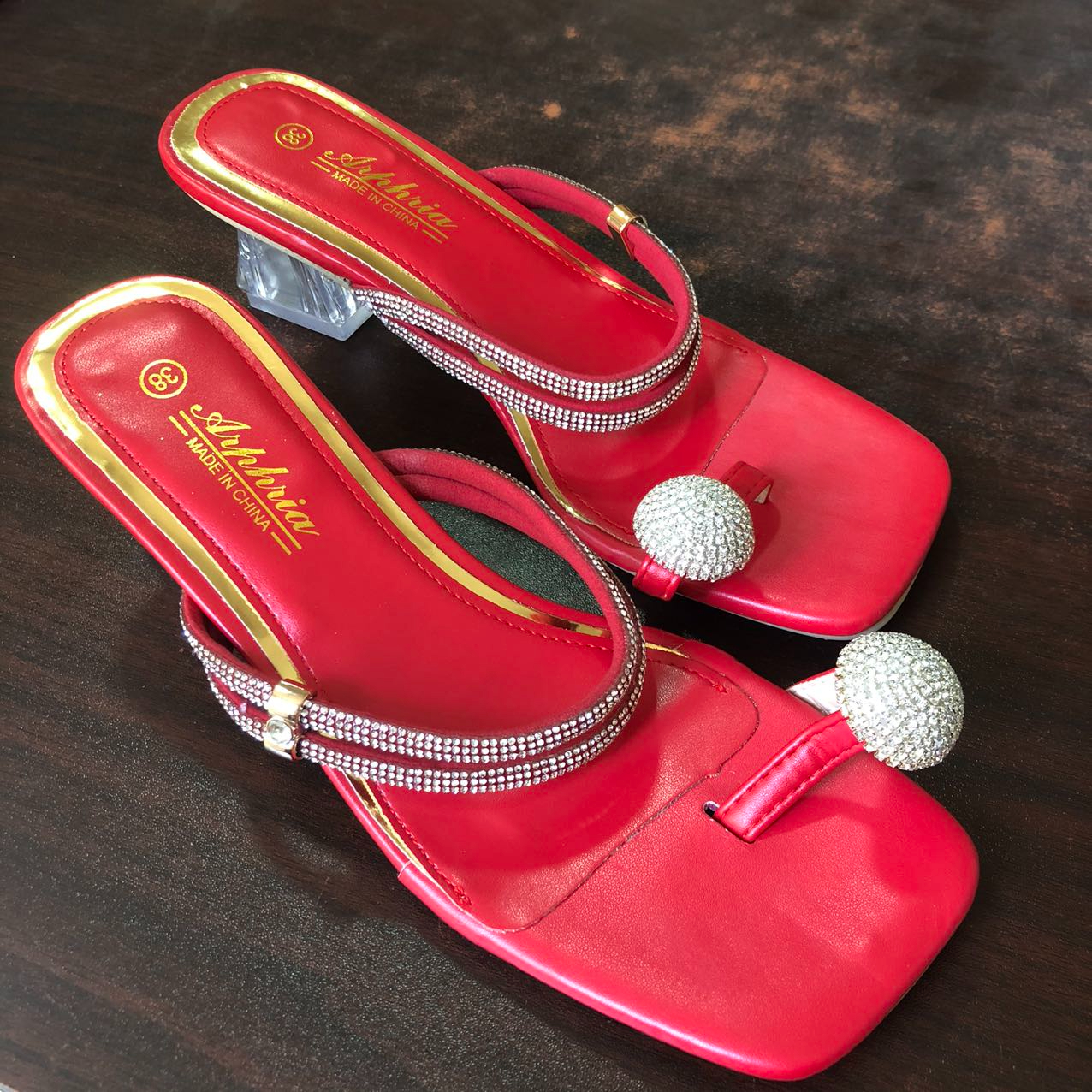 Fashion Ladies Shoes High Heels Pigeon Egg Crystal Strap Sandals