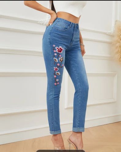 New Fashion Floral Embroidery Jeans For Women - Durable Fabric