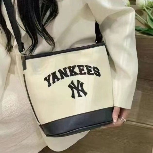 MLB Retro Vintage Flower Bucket Bag NY Full Label Embroidered Bucket Bag Single Shoulder Crossbody Bag Men's and Women's Versatile Casual Bag 