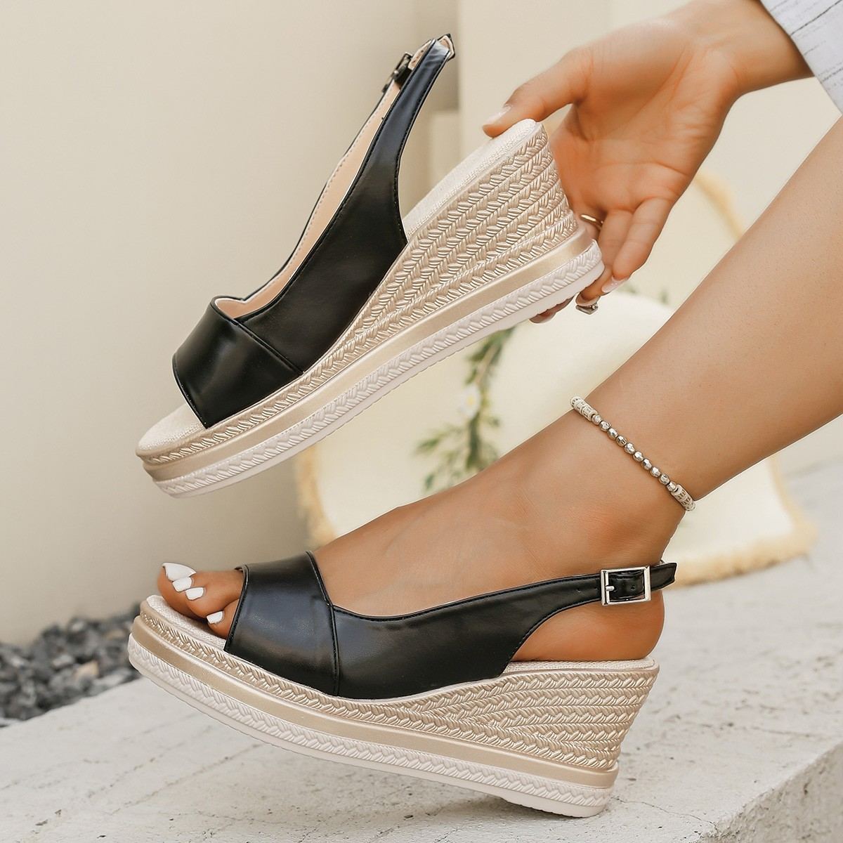 2025 Summer New Platform Wedge Sandals Women's Open-Toe Buckle Gladiator Sandals Large Size Fashion