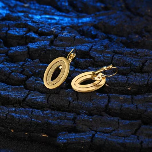 Women's New Niche Hollow Shape Earrings Pendant Temperament Elegant Pendant/Earrings Set