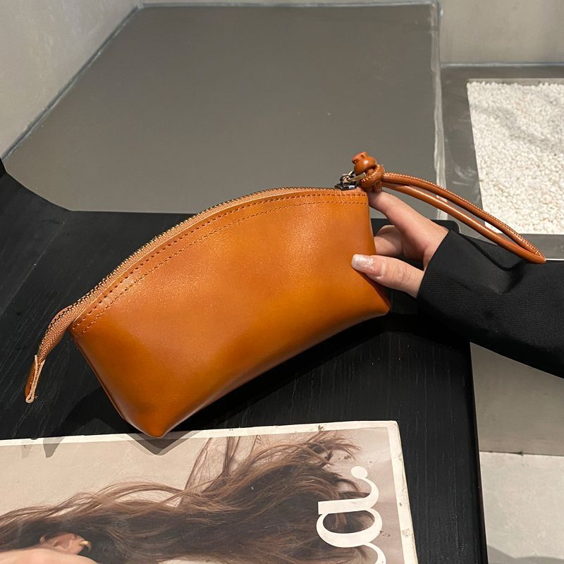 Fashionable Travel Spring Summer New Arrival, Minimalist Design PU Leather Retro Elegant Handheld Large Capacity Dumpling Wallet for Women
