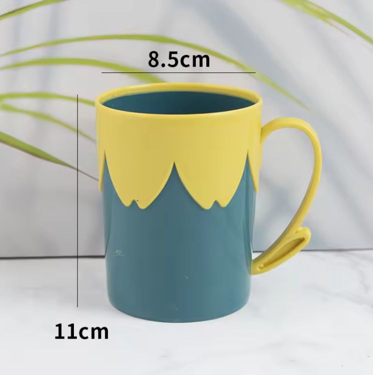 Plastic portable household durable floral design two-color toothbrush cups, daily necessities cup