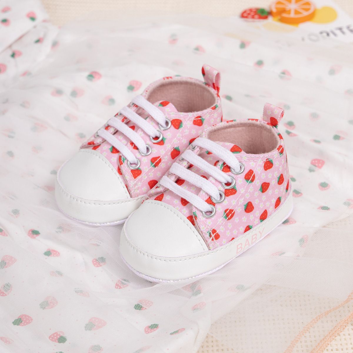 New baby canvas shoes strawberry pattern cute casual toddler shoes lace-up soft cloth sole non-slip baby shoes CG5121