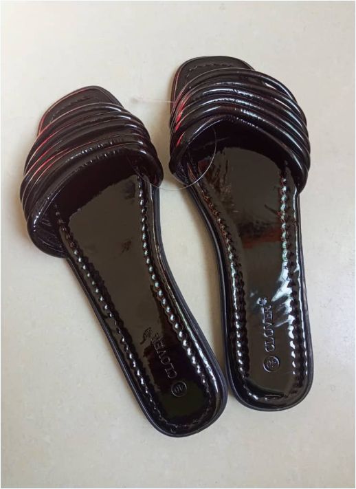 Women Flat Beach Slippers Breathable Slip-On Ladies Slides Slippers Female Casual Sandals
