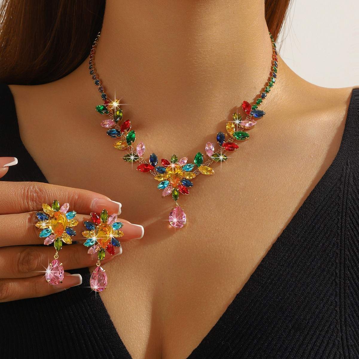 Light‑Luxury Women Cubic Zirconia Jewelry Set, Water‑Drop & Leaf‑Shaped Design Matching Necklace and Earrings, Delicate Sparkling Ornament, Versatile Jewelry Kit for Banquet, Wedding, Dinner Party and Evening Dress Matching.