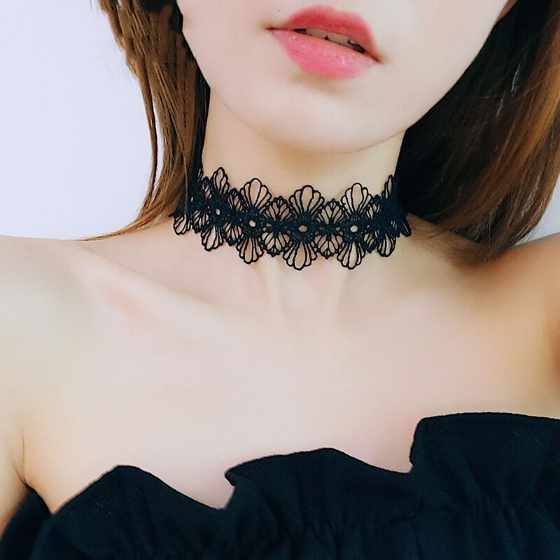 SC9689 Vintage Classic Gothic Tattoo Lace Choker For Women Black Crystal Pendant Charm Choker Necklaces Boho Jewelry Christmas Gift 