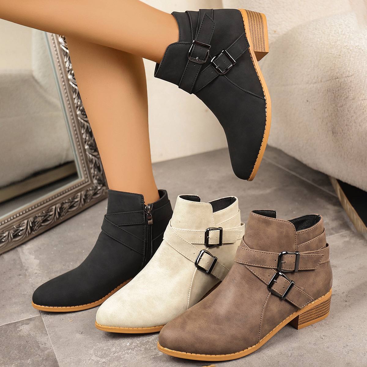 Cross-border export Roman retro short leather boots for women 2025 new style, large size, thick heel, pointed toe and bare boots with belt buckle women's boots