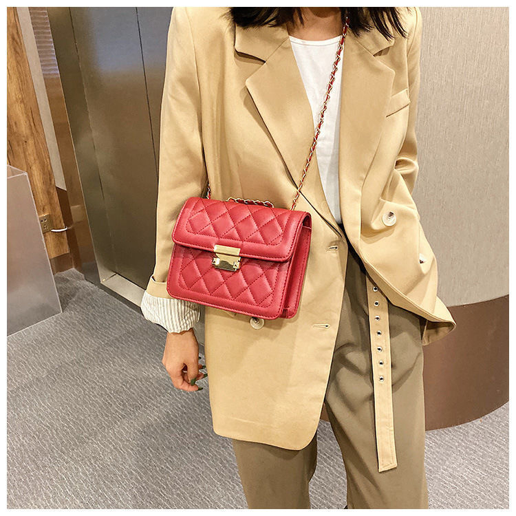 Autumn and winter advanced sense chain simple sense black niche design small CK bag female 2021 new tide diagonal slung all match