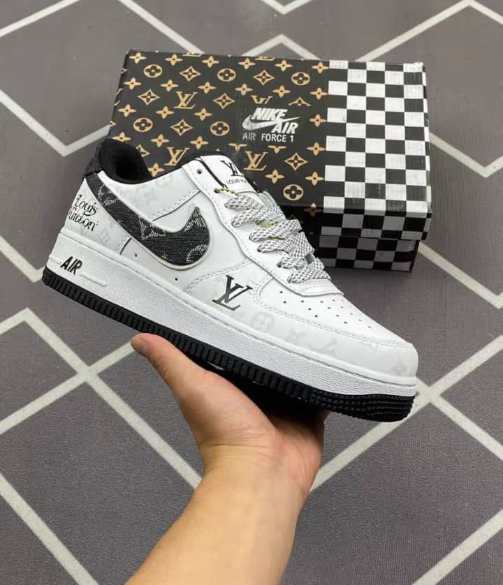 LOUIS VUITTON Mid-Top Shoes High-Quality and Durable