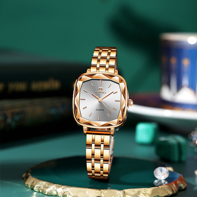 Exquisite Small Ladies Watch Rose Gold Fashion Design Square Ladies Quartz Watch