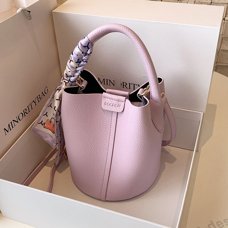 2026 Summer New Litchi Texture Soft Leather Bucket Bag, Fashion Silk Scarf Decor Underarm Bag, Versatile Casual Women Single Shoulder Crossbody Handbag for Daily Outfit