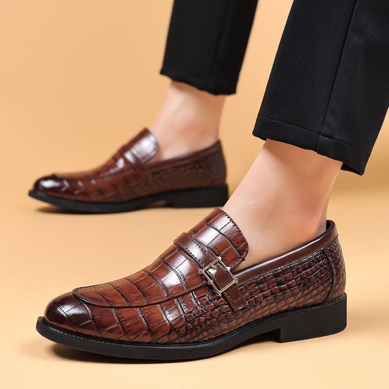 New leather shoes for men business dress casual shoes crocodile men's British Korean version of pointy large-size shoes