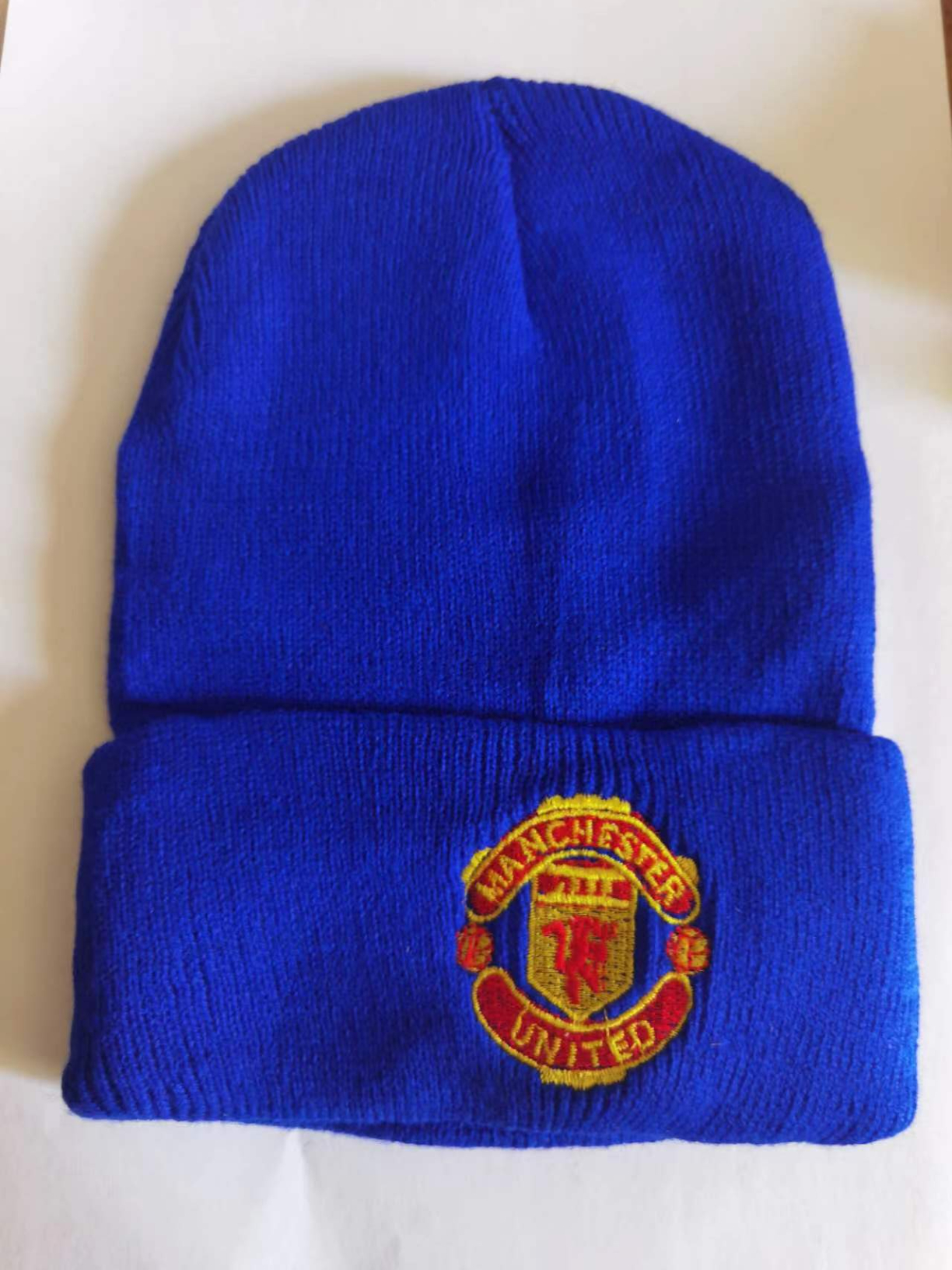 European And American Manchester United Fans Embroidered Knitted Woolen Cap Warm And Versatile C Ronaldo Fans Winter Hat Red one size