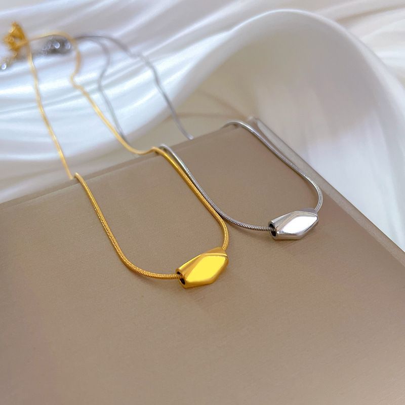 Women Full Solid Titanium Steel Irregular Rhombus Bean Pendant Snake Chain Clavicle Chain Furnace Real Gold & Silver Plated Minimalist INS Dainty Necklace Waterproof Anti-Fade Hypoallergenic Fashion Neck Jewelry For Daily Dating Wedding Banquet Ladies Gift Accessories
