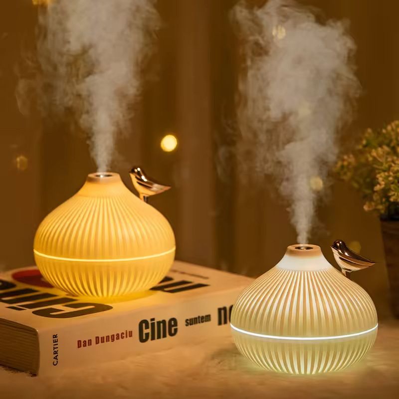 Cute Onion Shape Humidifier, 300ml Quiet Cool Mist Humidifier with Warm Night Light, 2-Speed Mist USB Desktop Humidifier, Portable Aroma Diffuser for Home, Office, Bedroom
