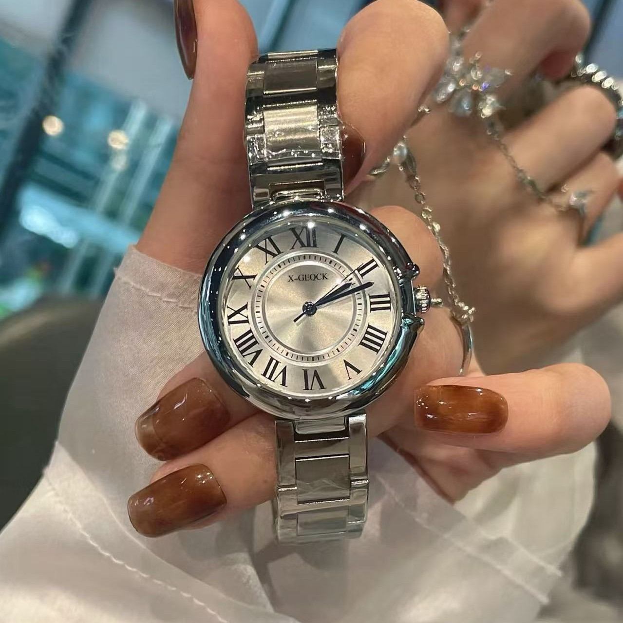 Niche Light‑Luxury Women Wrist Watch, Elegant Auto Non‑Mechanical Waterproof Ladies Watch, Exquisite High‑Grade Timepiece for Daily Matching, Dating and Festival Gift Giving
