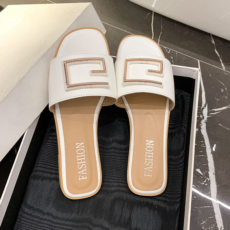 Big size metal clasp cool slipper female 2025 summer new senior feeling all kinds of casual flat one flip-flop female