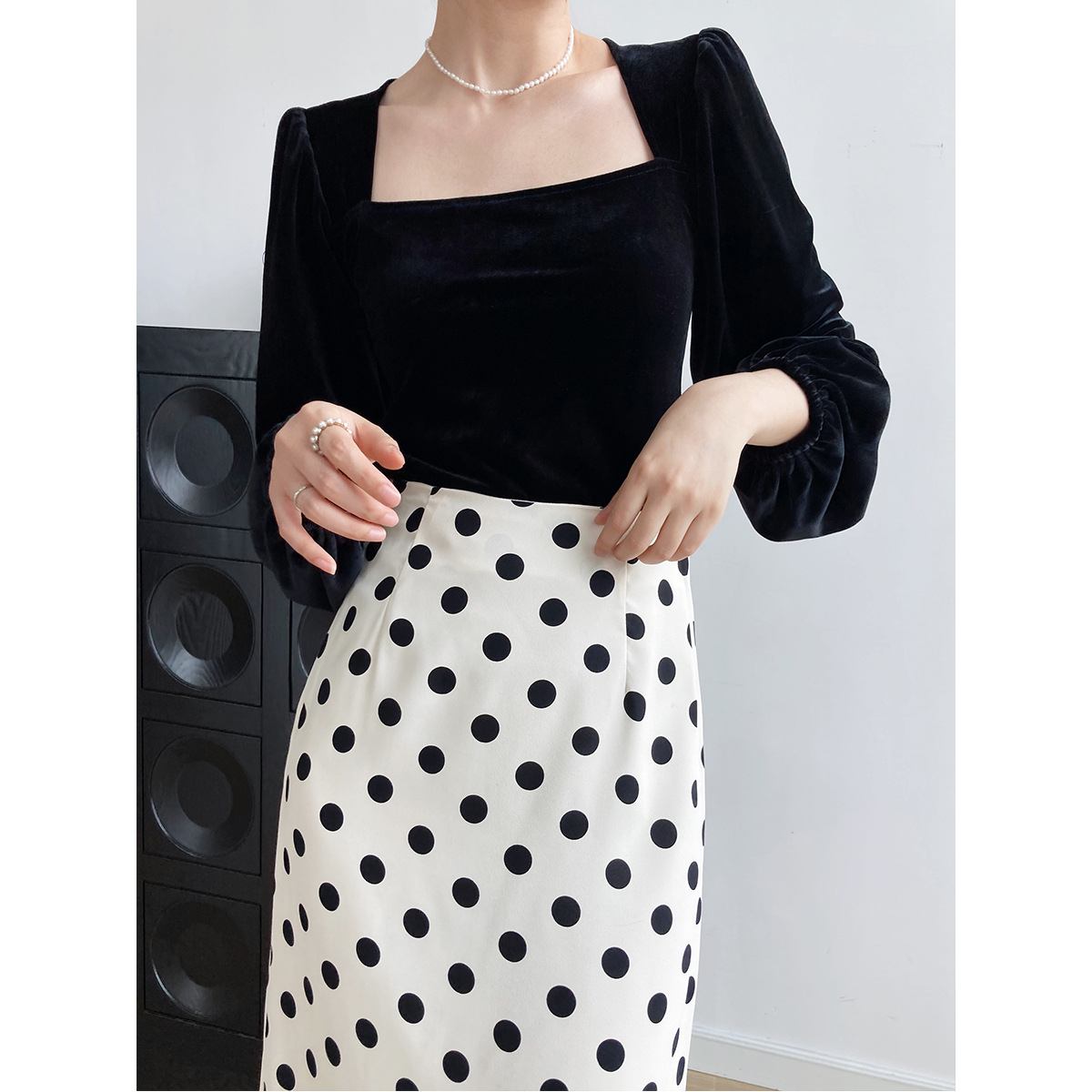 Black Long-Sleeved Golden Velvet Square Neck Shirt Light Mature Design Feel Puff Sleeve Exposed