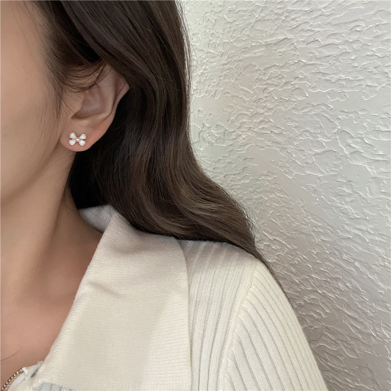 Women's Gentle Bow Pearl Stud Earrings Jewelry Gift
