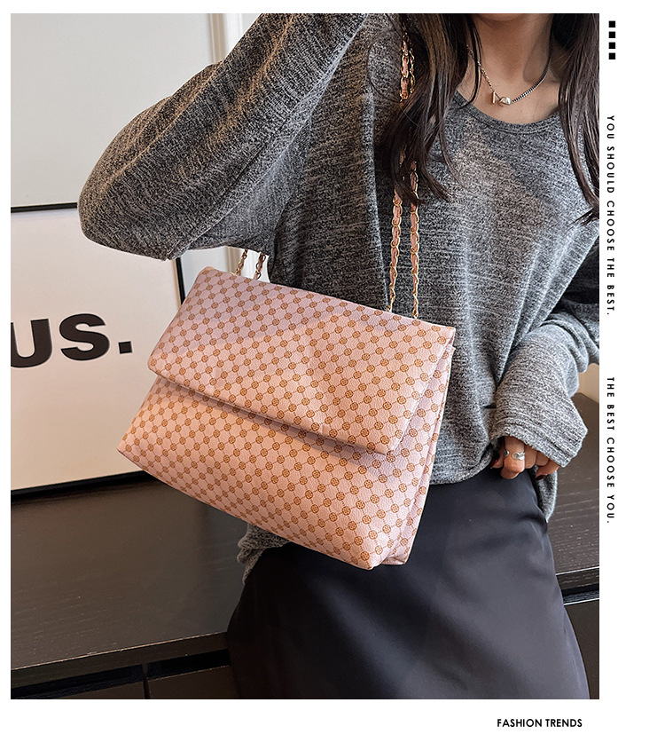 2024 New Texture Simple Bag Pattern Trend Simple Casual Shoulder Bag Western Style Small Diagonal Small Square Bag