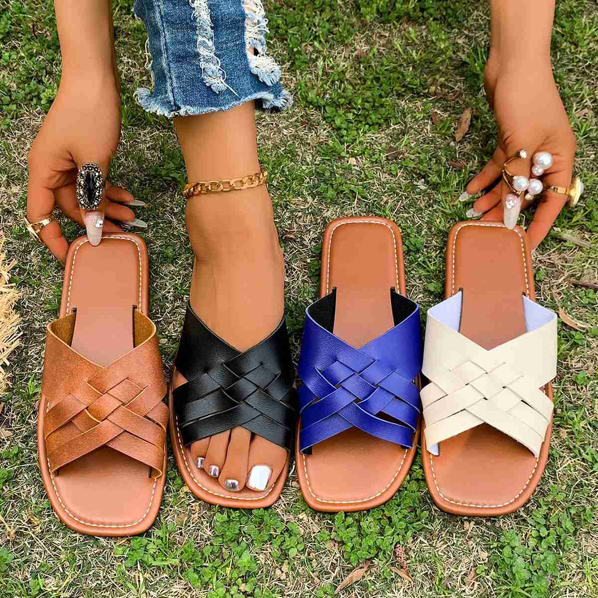 Flat cross with plus-size slippers Women wear Roman beach slippers plus-size