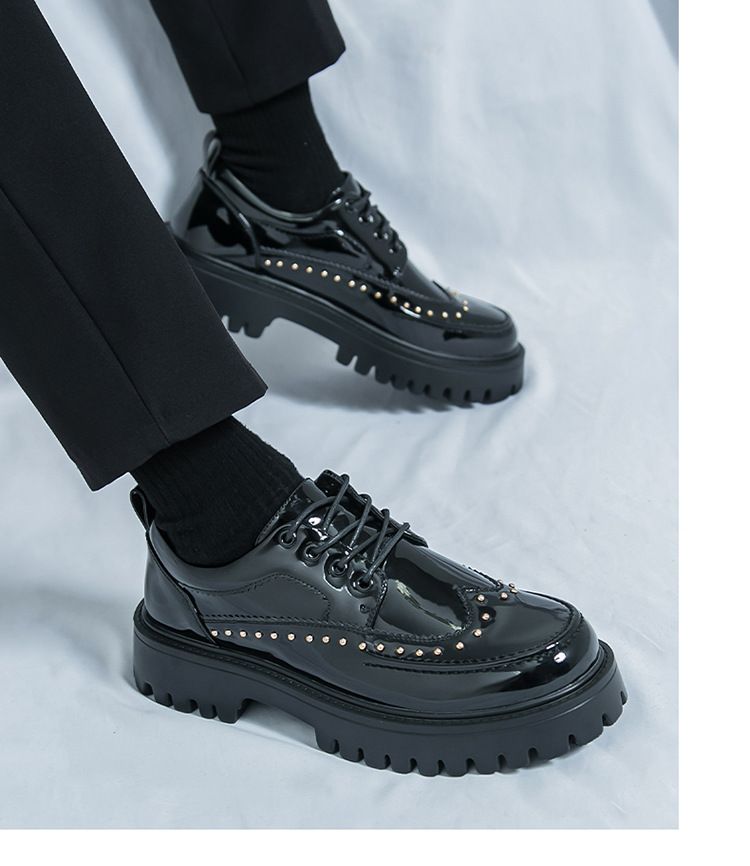 Cross-border large-sized 2025 formal casual shoes with rivets, personalized barber leather shoes, thick-soled height-increasing, black and white fashionable men's shoes