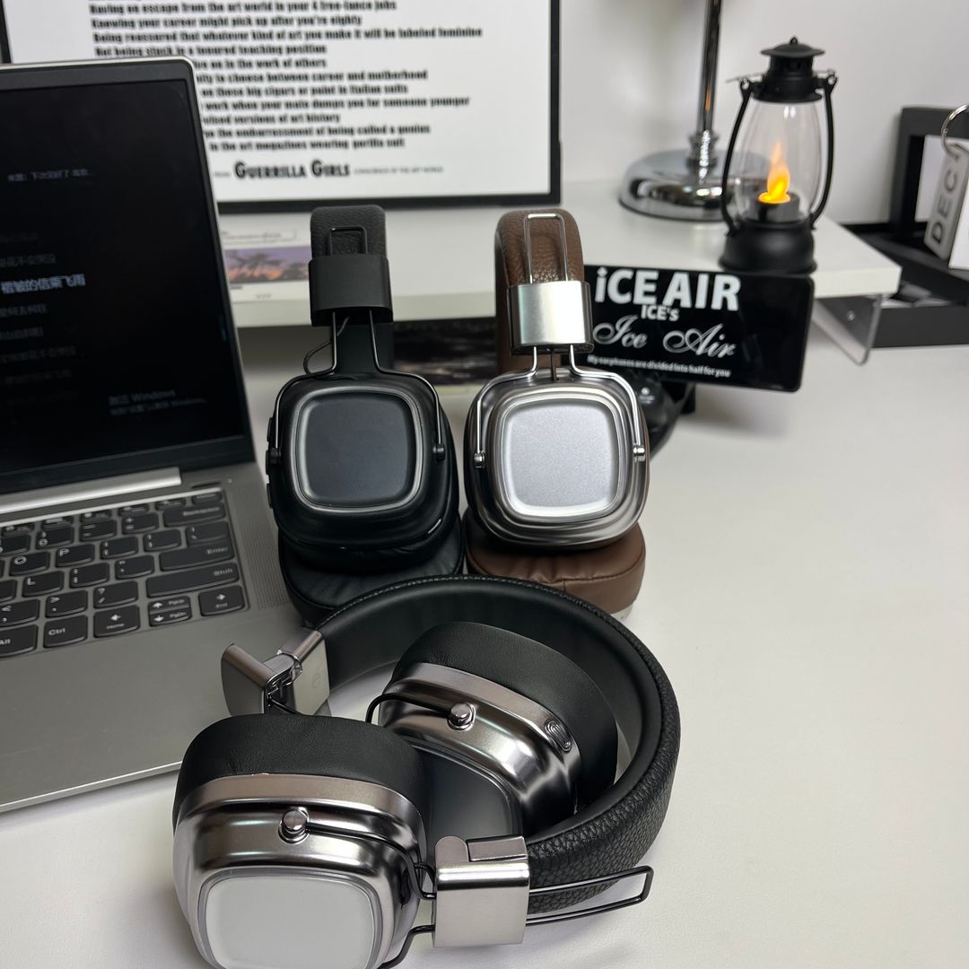Bone Conduction Headset Motorbike Motorcycle Headset Wireless Helmet Headphones with FM Radio Microphone Stick Micro