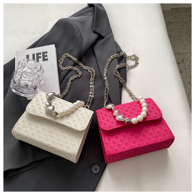 2023 New Personality Fashion Pearl Chain Bag One Shoulder Messenger Bag Casual Small Square Bag Trendy Women's Bag