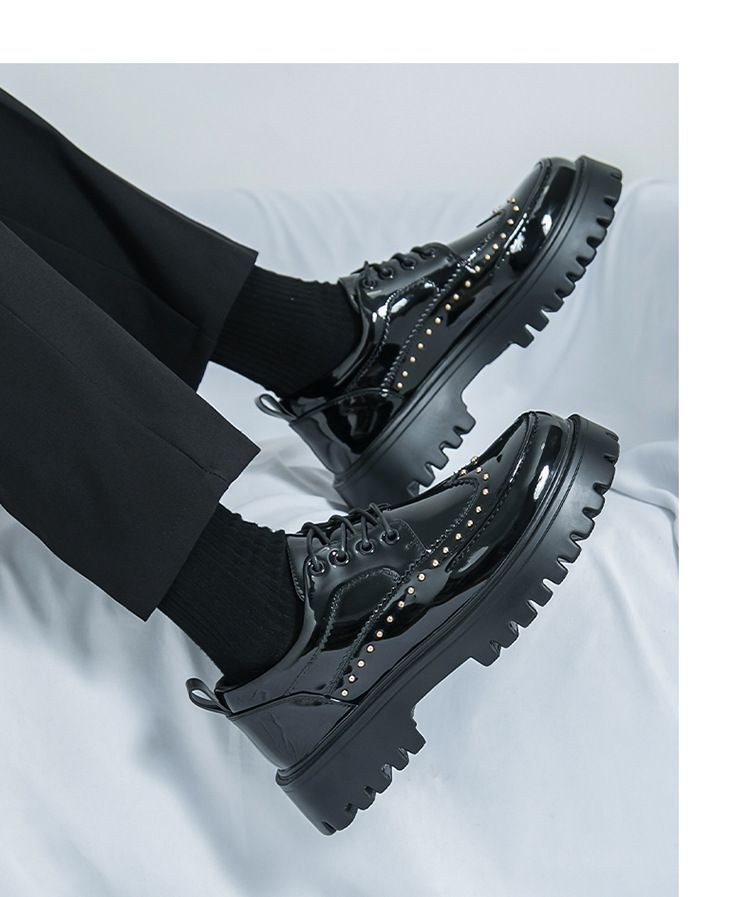 Cross-border large-sized 2025 formal casual shoes with rivets, personalized barber leather shoes, thick-soled height-increasing, black and white fashionable men's shoes